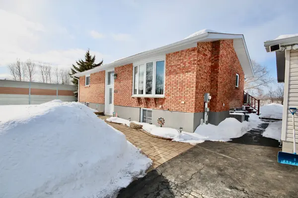 1059 Flynn AVE, Carp - Dunrobin - Huntley - Fitzroy And Area, ON K7S 3G7