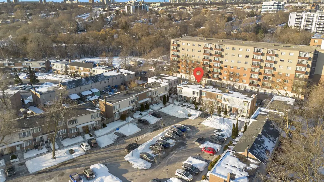 740 Kennedy RD #57, Toronto E04, ON M1K 2C5