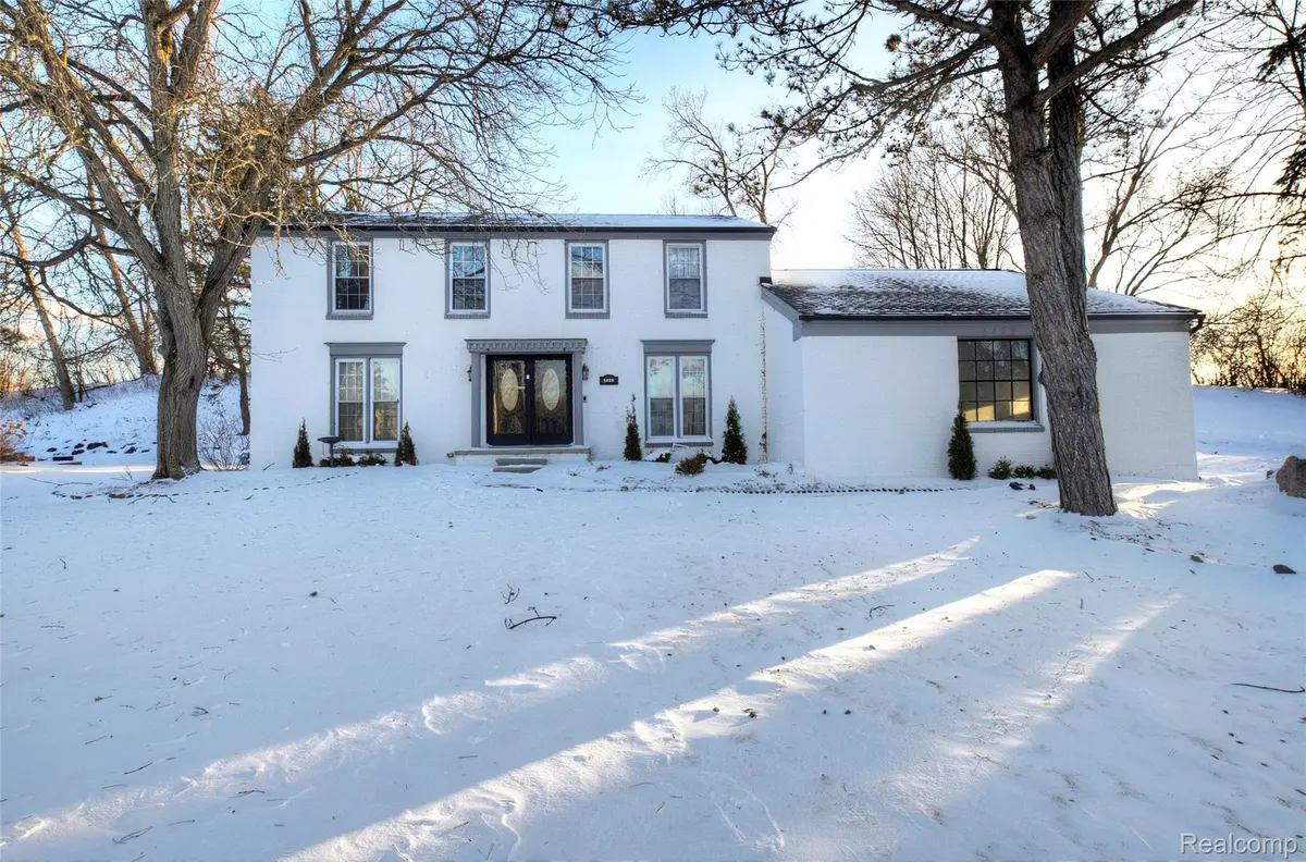 5429 Tequesta DR, West Bloomfield Charter Township, MI 48323