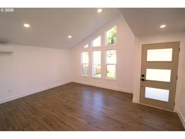 77 SHADY LOOP, Springfield, OR 97477