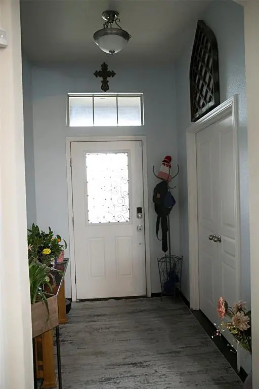 2428 Wakecrest Drive, Fort Worth, TX 76108