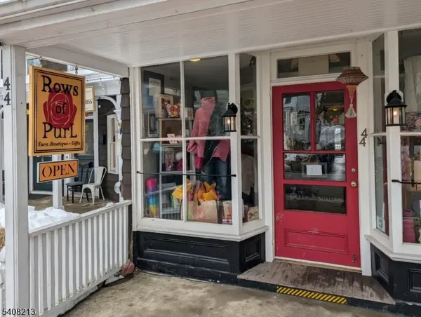 44 Main St, Chester Boro, NJ 07930