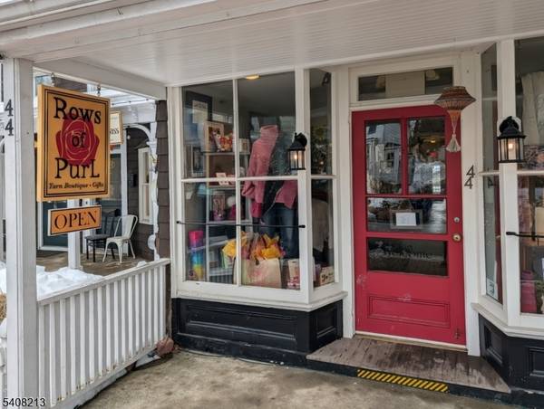 44 Main St, Chester Boro, NJ 07930