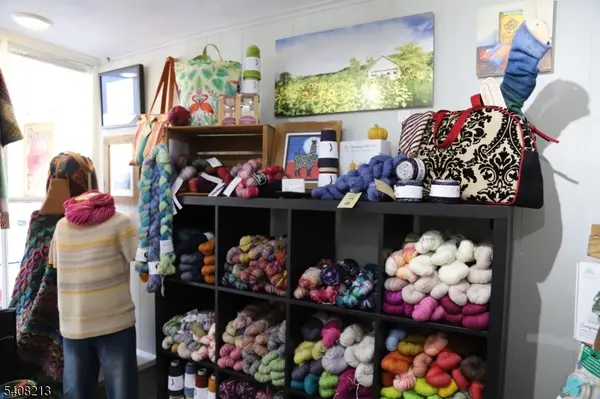 44 Main St, Chester Boro, NJ 07930