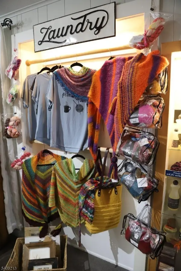 44 Main St, Chester Boro, NJ 07930