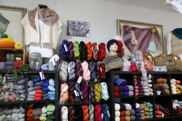 44 Main St, Chester Boro, NJ 07930