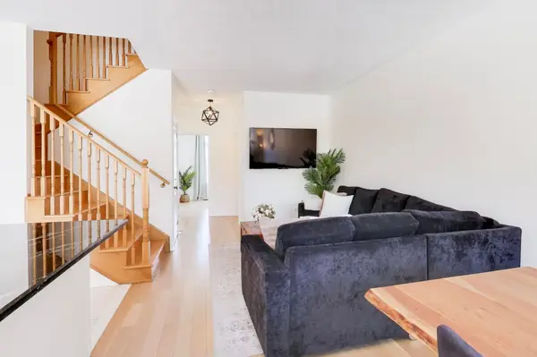 2608 Cerise MNR, Pickering, ON L1X 0G8