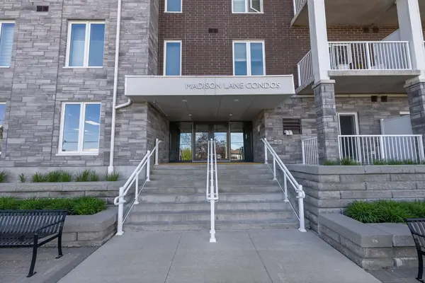 290 Liberty ST N #316, Clarington, ON L1C 0V5