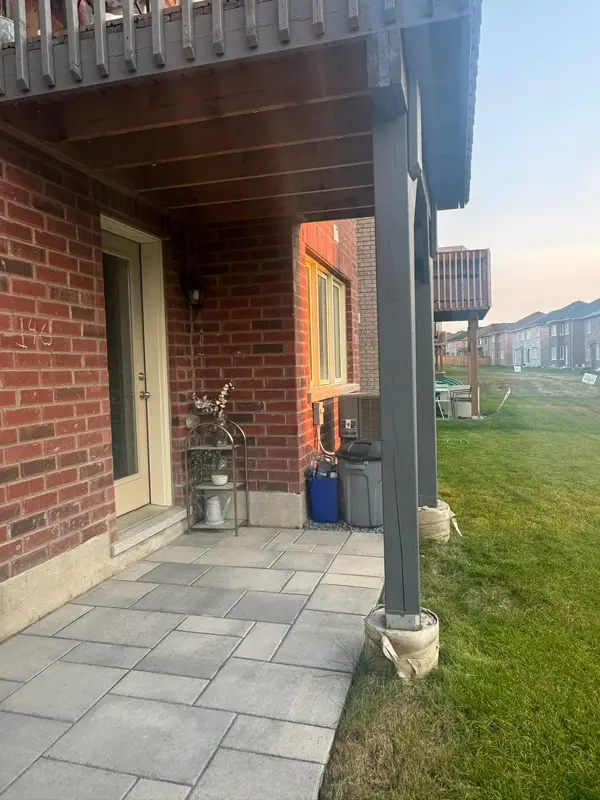 102 Watershed Gate #Unit-2, East Gwillimbury, ON L9N 0Y2