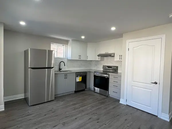 102 Watershed Gate #Unit-2, East Gwillimbury, ON L9N 0Y2