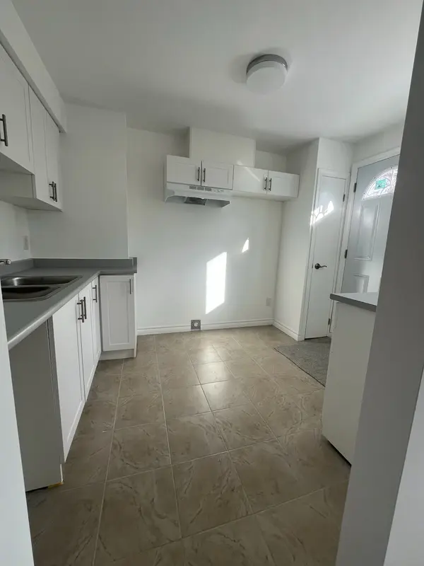 63 Ferris LN #E3, Barrie, ON L4M 5C4