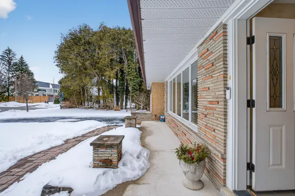 521 Vanessa CRES, Mississauga, ON L5H 2N4