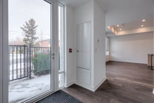 15 Maryport Ave ST #105, Toronto W05, ON M3M 0E2