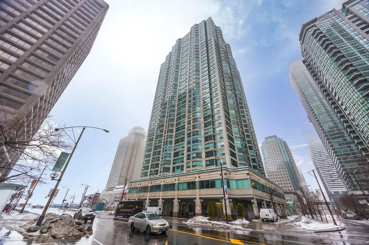 10 Yonge ST #1805, Toronto C01, ON M5E 1R4