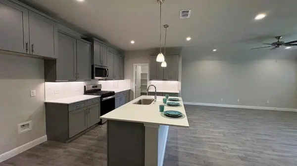 1149 KEYSTONE Drive, Granbury, TX 76048