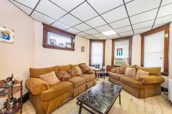 448 E 31St St, Paterson City, NJ 07504