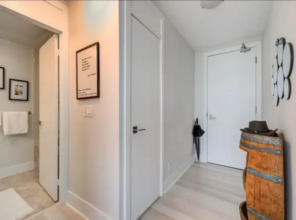 32 Davenport RD #1802, Toronto C02, ON M5R 1H3