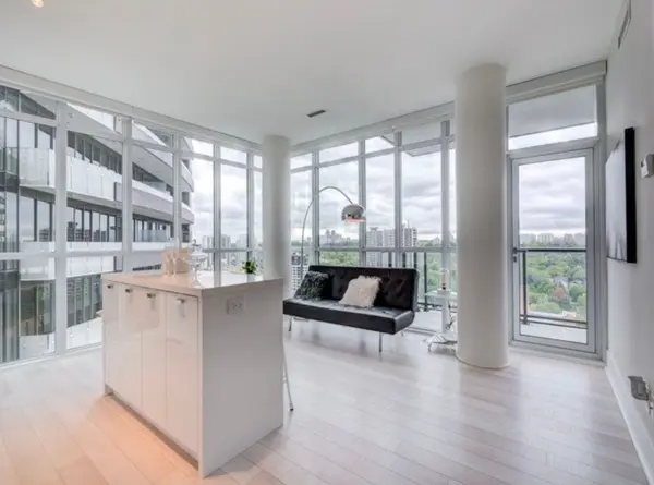 32 Davenport RD #1802, Toronto C02, ON M5R 1H3