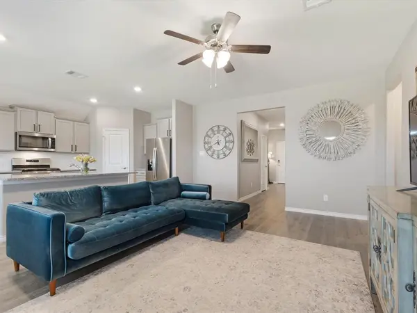 3257 Trails End Road, Aubrey, TX 76227