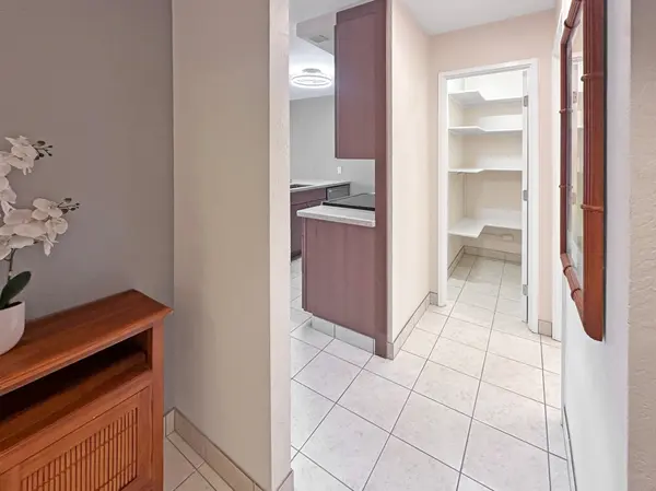 75-5865 WALUA RD #B210, Kailua-kona, HI 96740