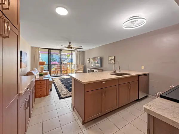 75-5865 WALUA RD #B210, Kailua-kona, HI 96740