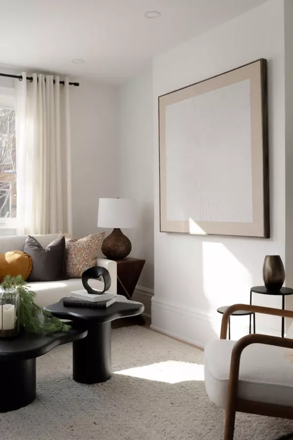 Toronto C01, ON M5S 2P3,157 Lippincott ST