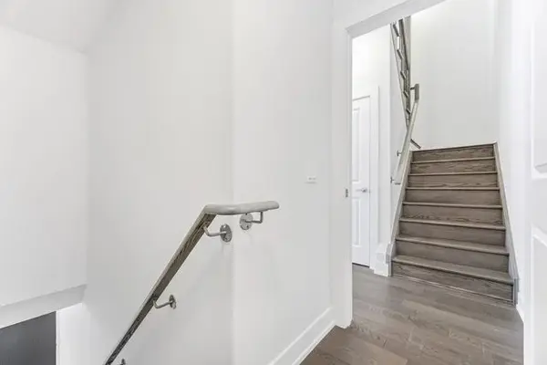 9560 Islington AVE S #214, Vaughan, ON L4H 5E8