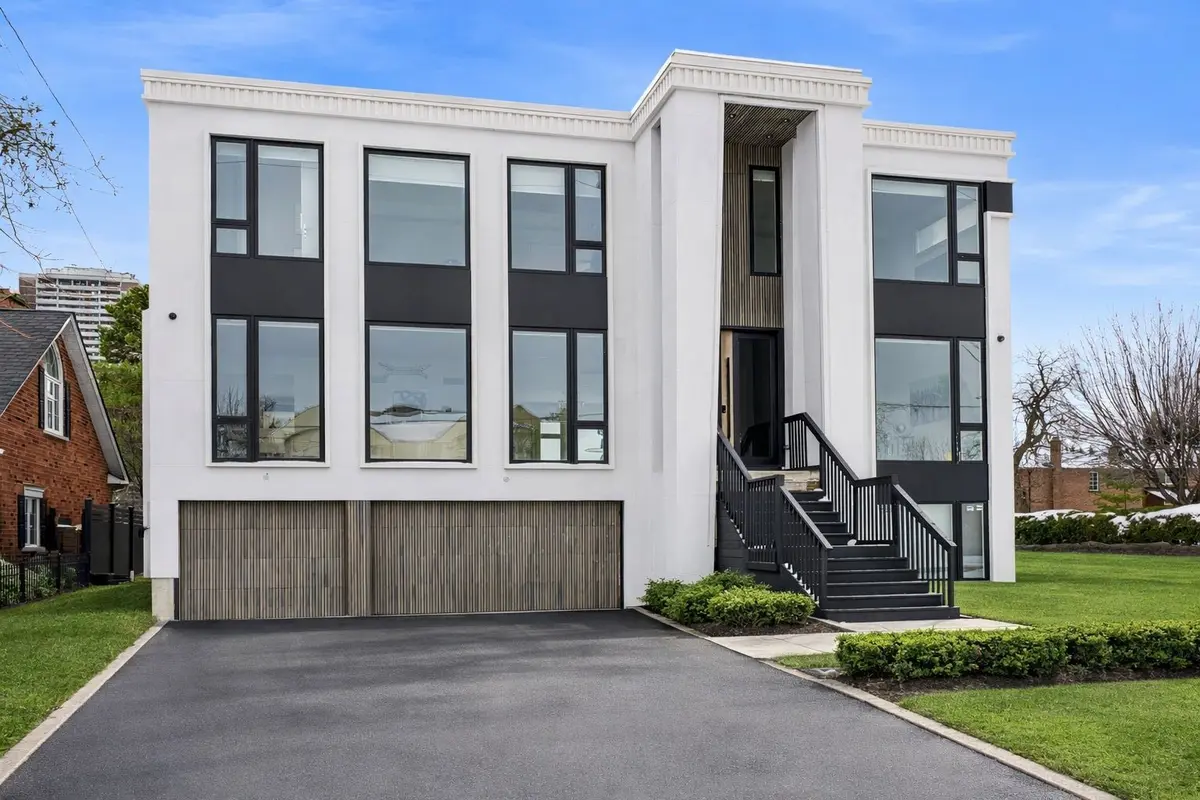 85 Crestwood RD, Vaughan, ON L4J 1A4