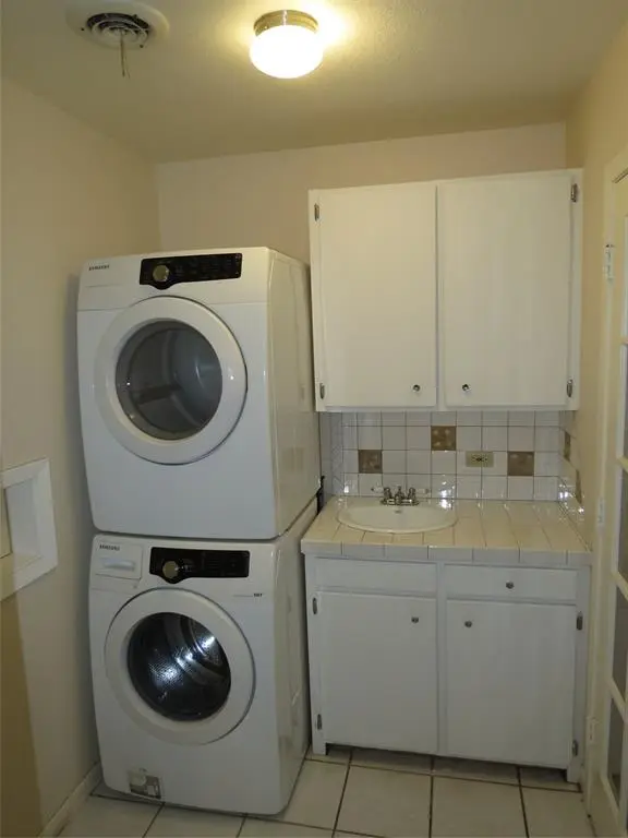 10505 Swallow Lane, Dallas, TX 75218