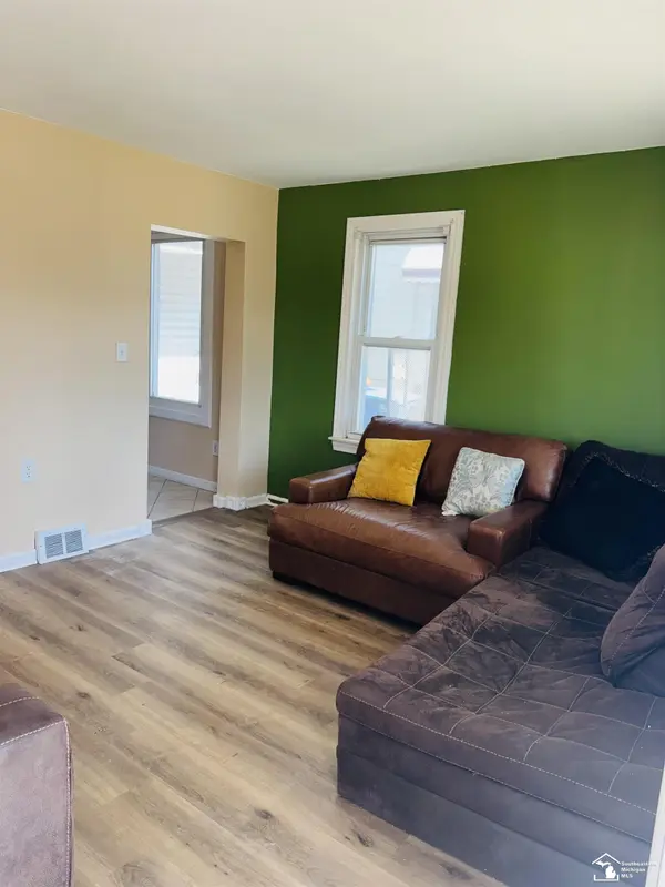 1416 Maple ST, Wyandotte, MI 48192