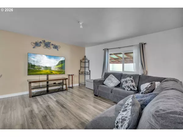 Federal Way, WA 98003,3001 S 288th ST #205