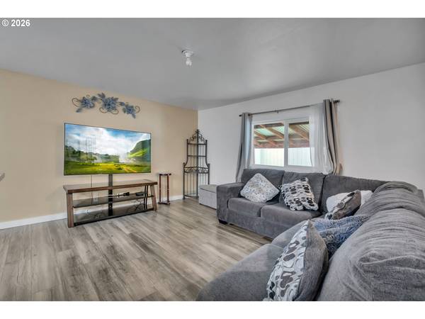 3001 S 288th ST #205, Federal Way, WA 98003