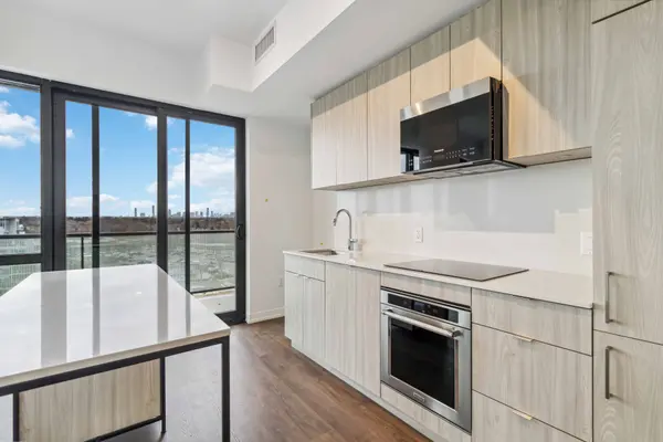 251 Masonry WAY #807, Mississauga, ON L5H 0B2