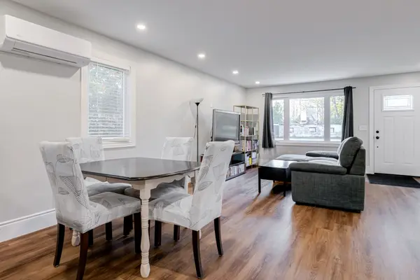 8 Mountsberg RD, Hamilton, ON L0P 1B0