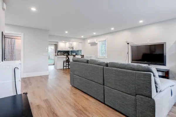 8 Mountsberg RD, Hamilton, ON L0P 1B0