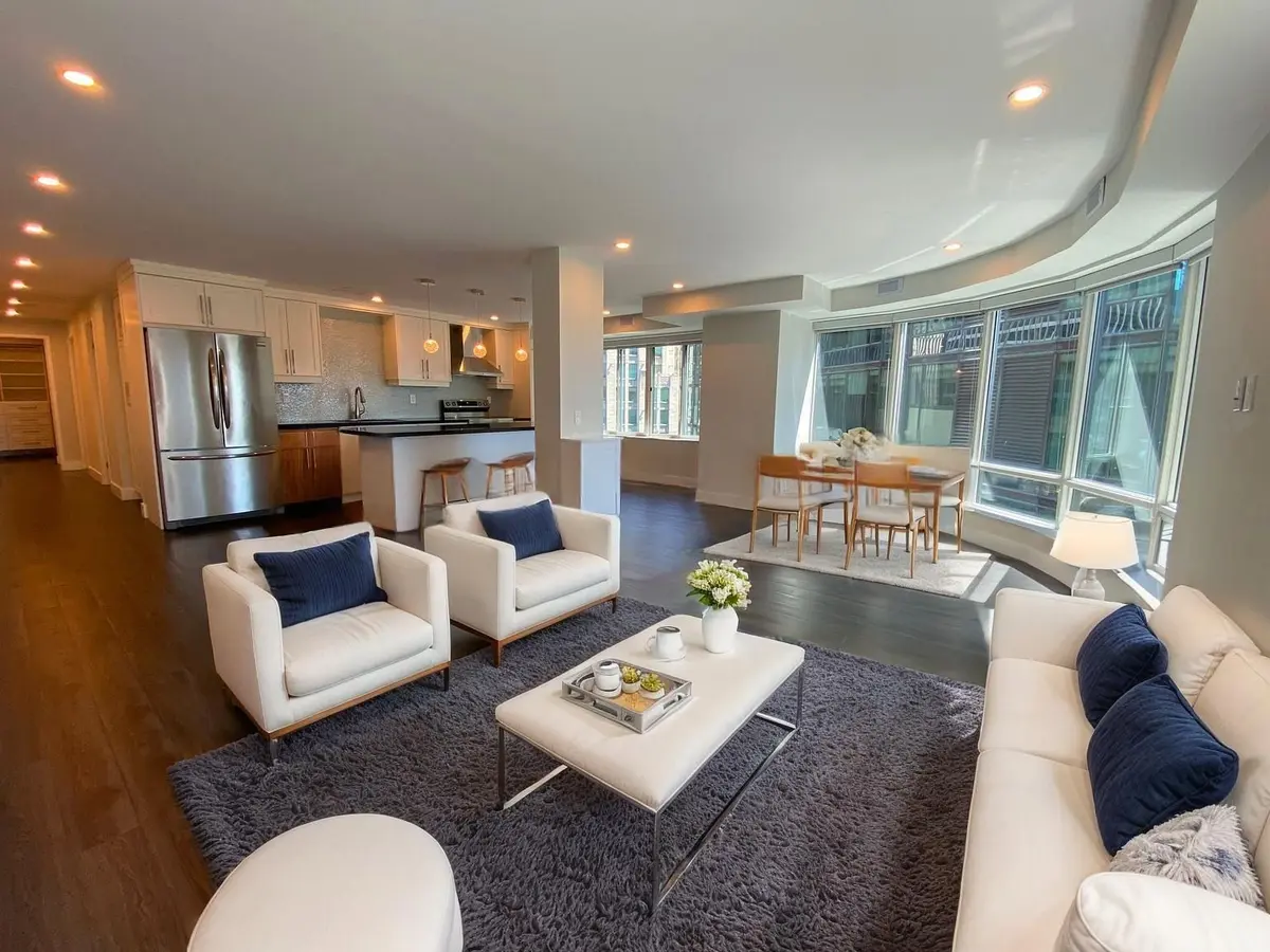 33 University AVE #1603, Toronto C01, ON M5J 2S7