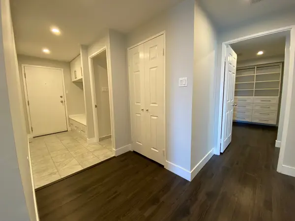 33 University AVE #1603, Toronto C01, ON M5J 2S7