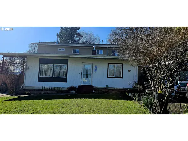 1852 NW DOGWOOD ST, Roseburg, OR 97471