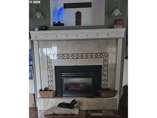 1852 NW DOGWOOD ST, Roseburg, OR 97471