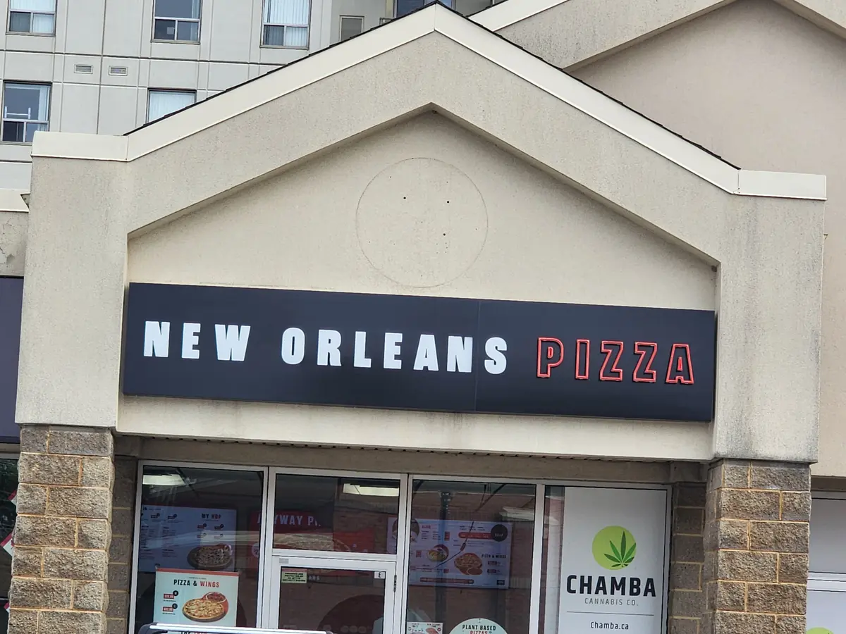 425 University AVE E, Waterloo, ON N2K 4C9