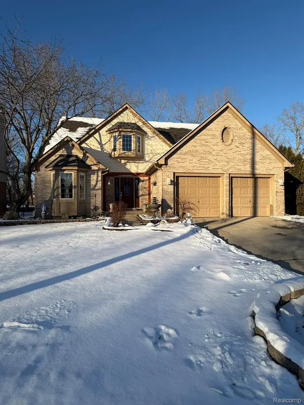 29830 Bobrich ST, Livonia, MI 48152