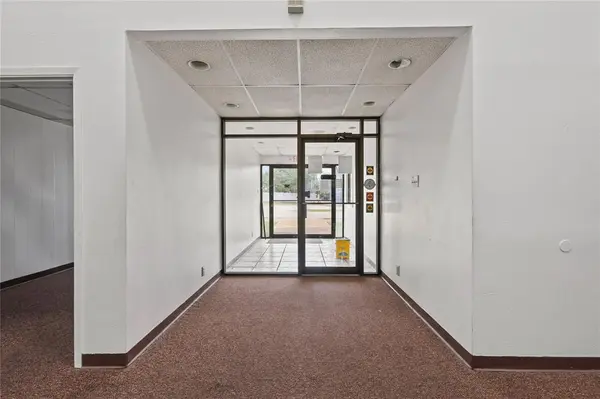 4915 Gus Thomasson Road, Mesquite, TX 75150