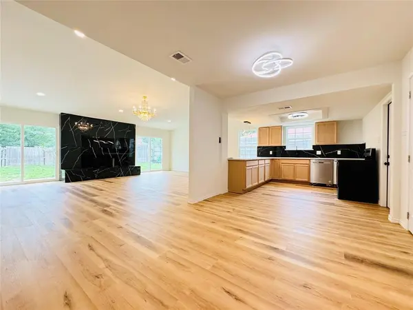 409 Bodart Lane, Fort Worth, TX 76108