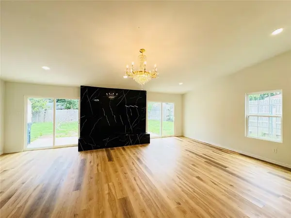 409 Bodart Lane, Fort Worth, TX 76108