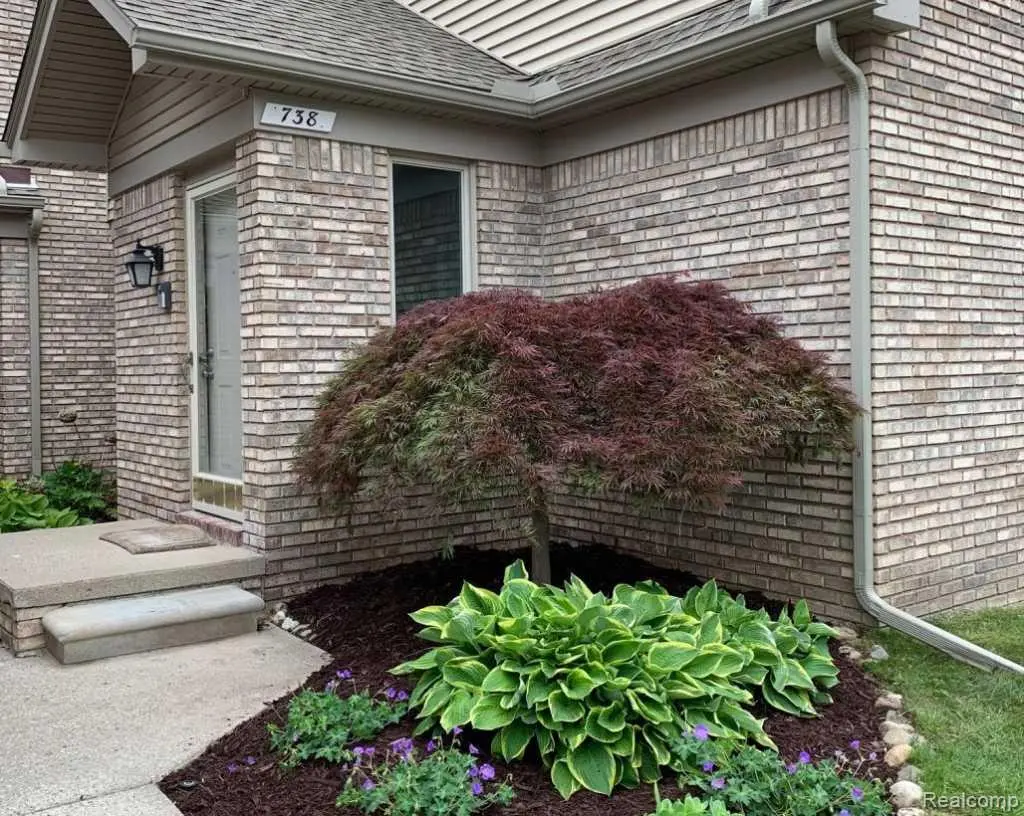 738 S Milford RD, Milford Village, MI 48381