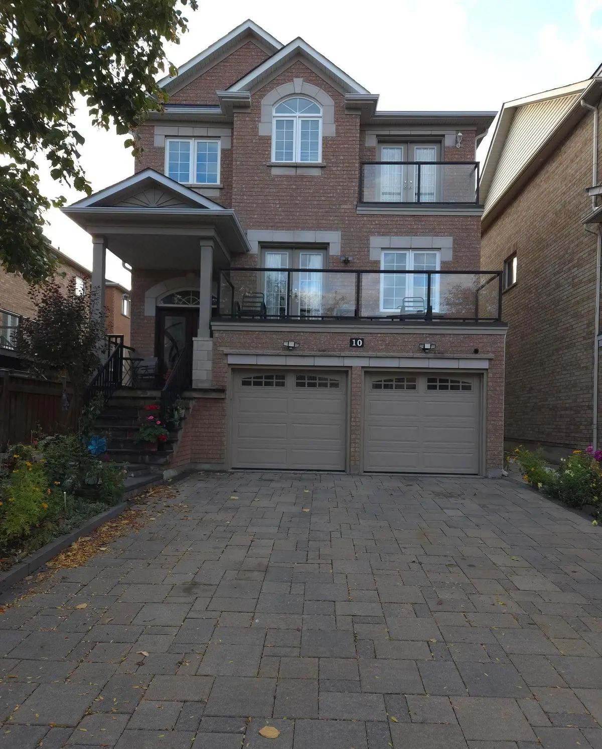 10 Gina DR, Vaughan, ON L6A 3X2