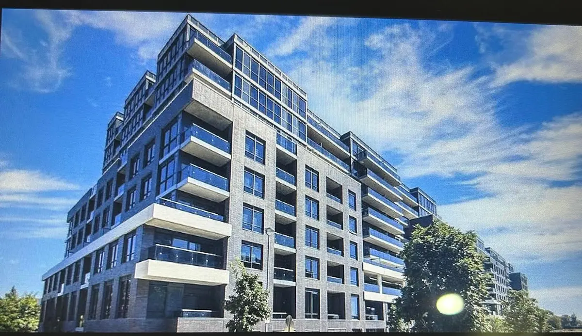 26 Gibbs RD #435, Toronto W08, ON M9B 0E3