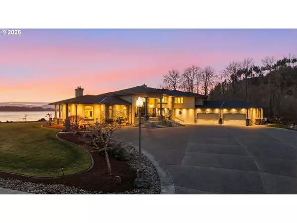 Longview, WA 98632,266 COLUMBIA POINT RD