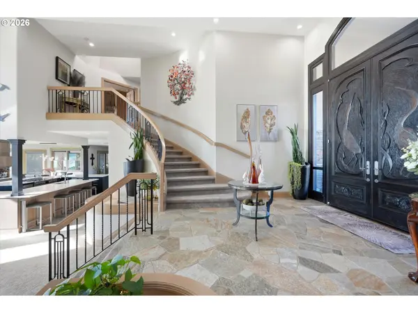 266 COLUMBIA POINT RD, Longview, WA 98632