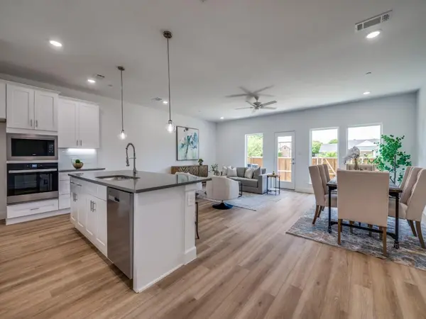 5613 Woodlands Drive, The Colony, TX 75056